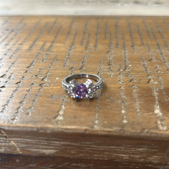 Silver ring - Picture 2 of 4